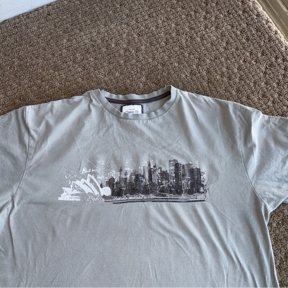 Classic Oz vintage tee Australia men’s XL textured graphic Sydney